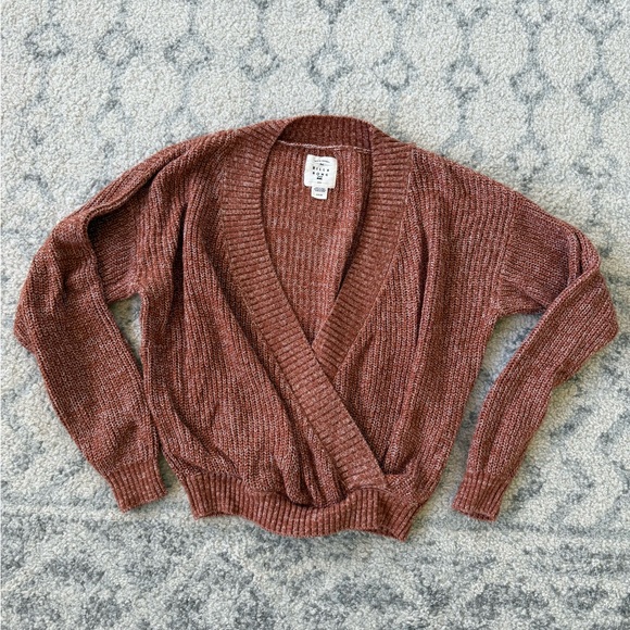 Billabong Women's Wrap Front Sweater size small - Picture 2 of 9
